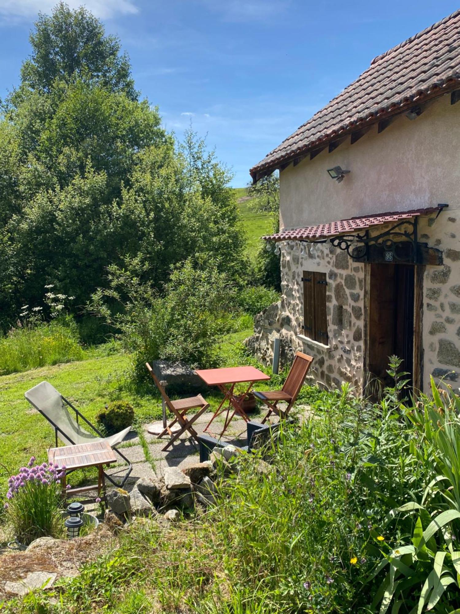 Maisonnette Chaleureuse De 35M2 Miremont  Exterior photo